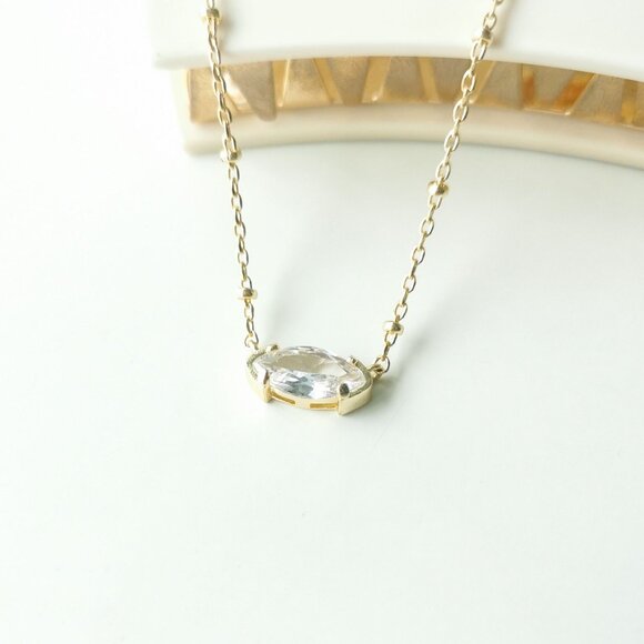 Kendra Scott Genevieve Gold White Crystal Satellite Short Necklace - Picture 3 of 4